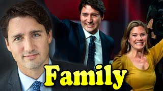 Justin Trudeau Family With Daughter,Son and Wife Sophie Trudeau 2020