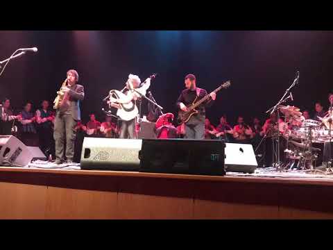 Banda de gaitas Invernía con Susana Seivane na Estrada