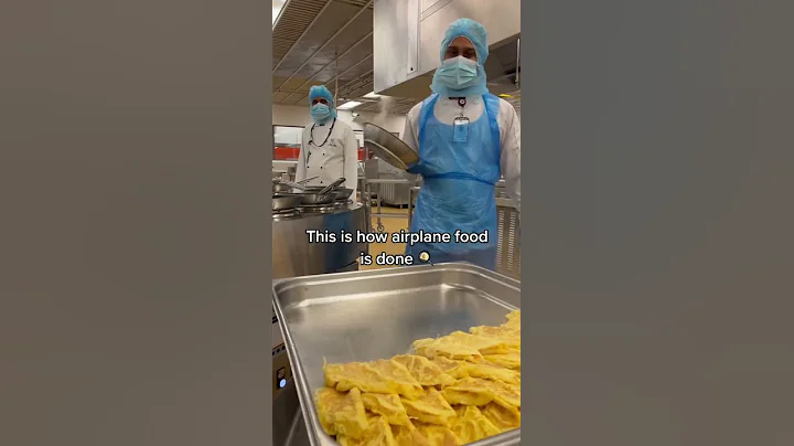 how PIA and Emirates Airline cook food for passeng...