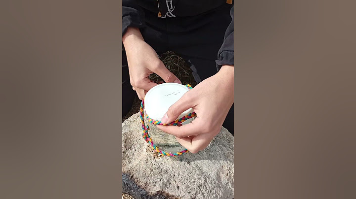 Genius Rope Trick: Lift and carry heavy jars effortlessly! #survival #life hack #outdoor #bushcraft