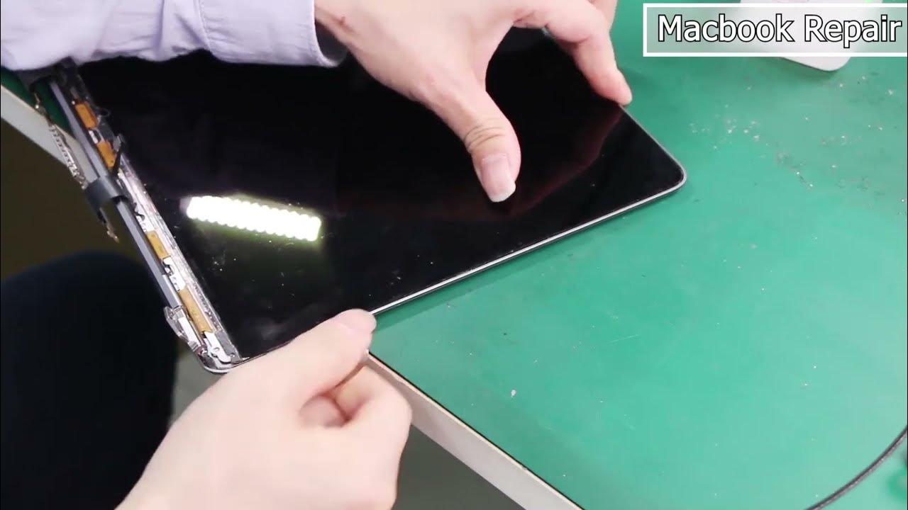 how-to-replace-macbook-screen-backlight-with-air-slice-opening-tool