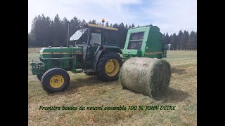 : John Deere 1640 au pressage avec John Deere 590