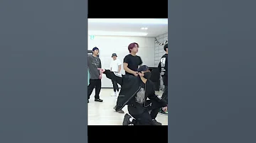 Park Jihoon Forgot His Position During His Dance Practice Parkjihoon 