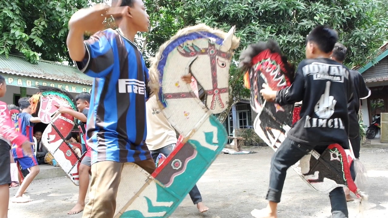 Tari kuda lumping di Gombong Jawa tengah 