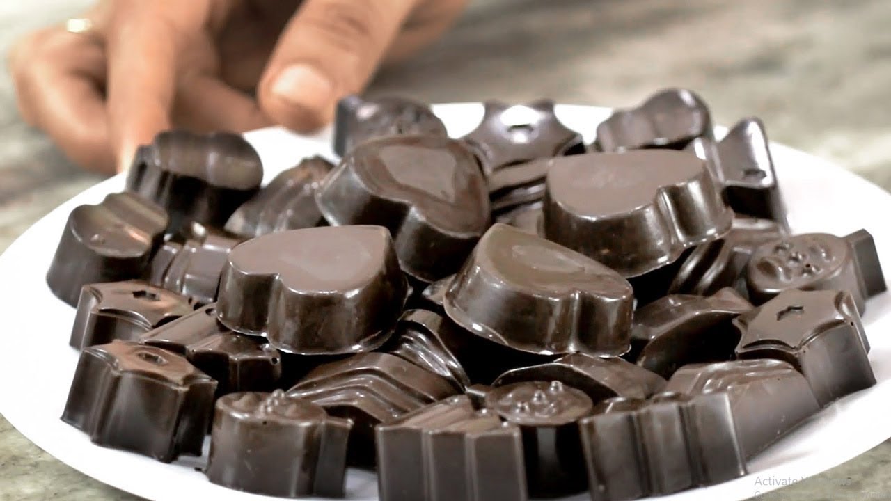 फ्रूट एंड नट चॉकलेट्स बनाइये बेहद आसान तरीके से | Fruit & Nut Chocolate | MintsRecipes