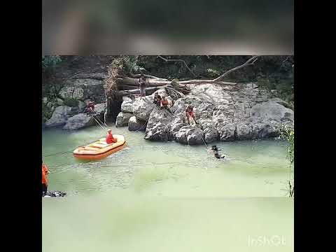 Proses ditemukannya mahasiswa UKI TORAJA yg tenggelam di sungai Rea, saluputti, Tana Toraja