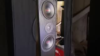 crown bf-646b 200w 6ohms sound test with infinity 4channel amp. 70w rms at 4ohms load. #crown