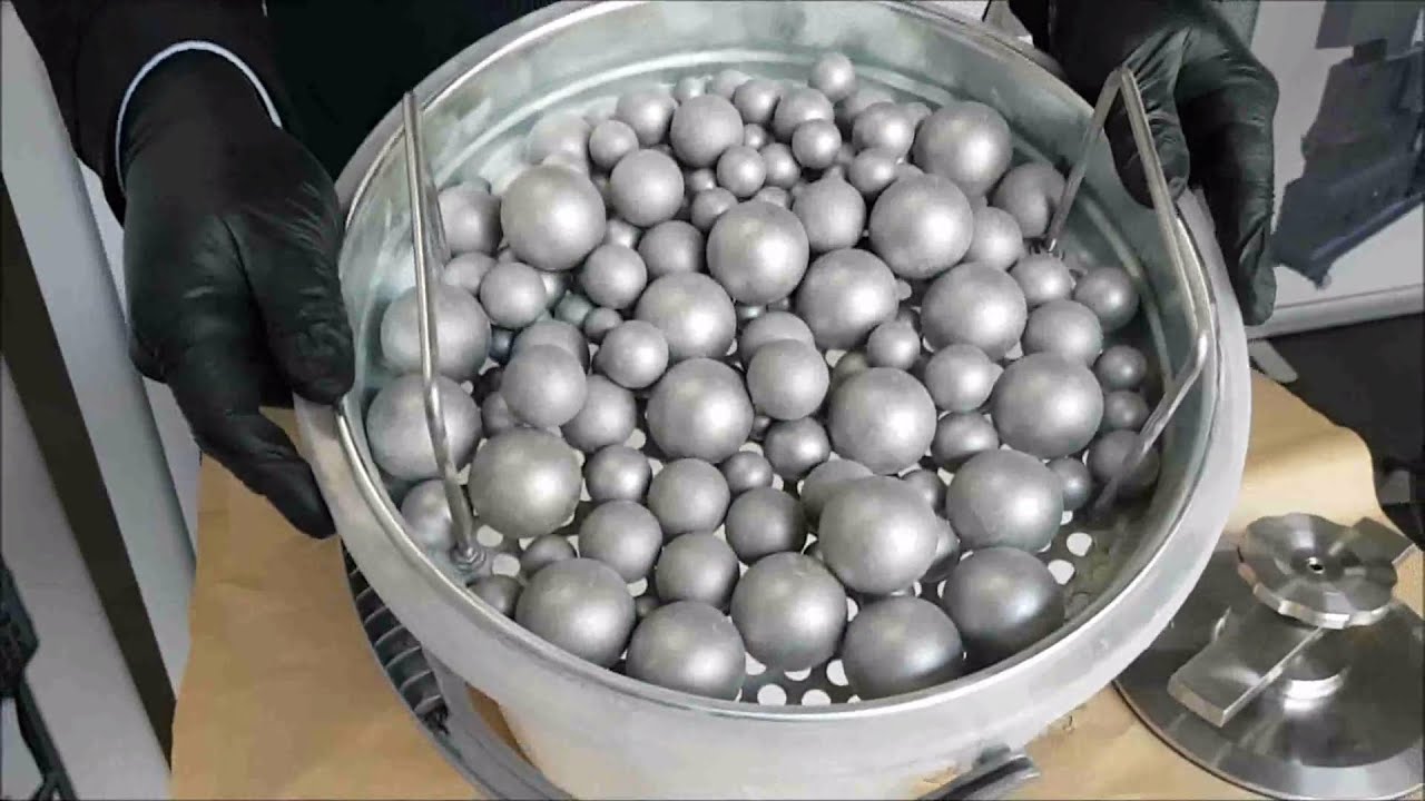 滚筒一转钢球在里面硬怼 石头都能变粉末 这就是球磨加工 Youtube