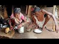 Indian poor cauple how to cook &amp; eat in their old life || actual village life india || poor life