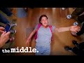 Sue Becomes 'Turtle Girl' | The Middle