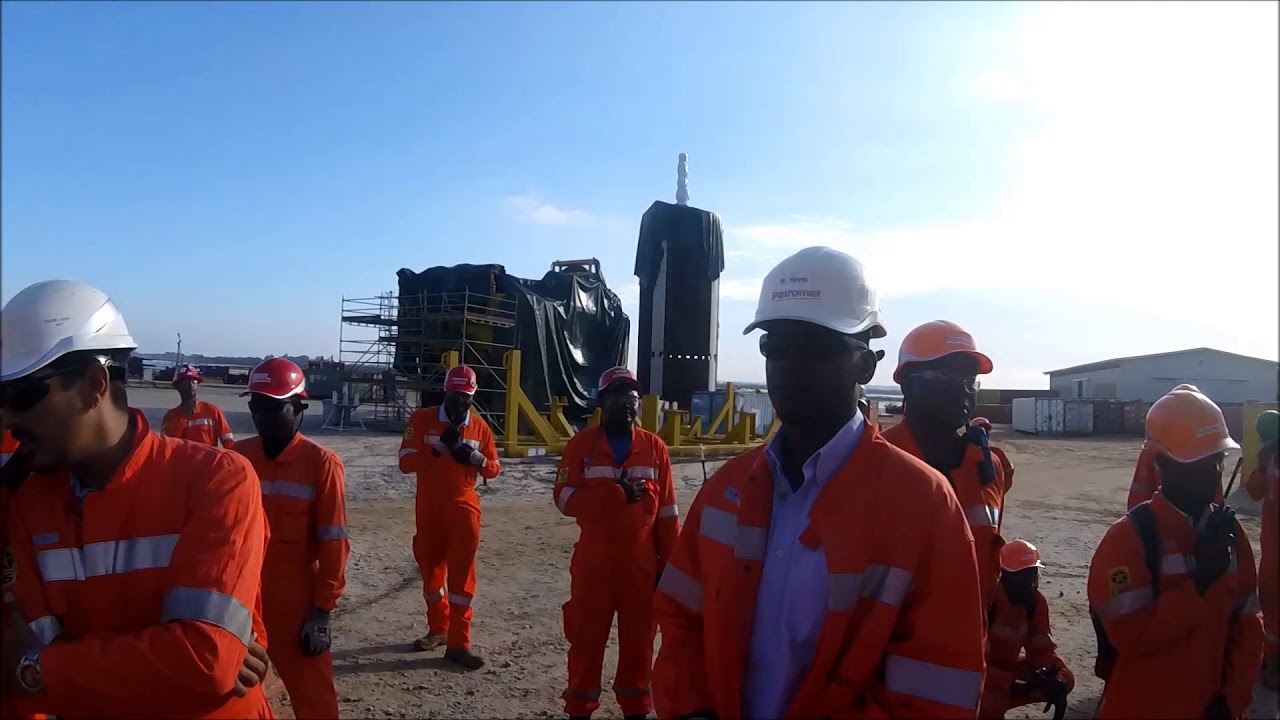 Petromar Ambriz Yard Mannequin Challenge - TBT & Office