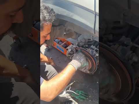 تعویض لنت عقب لکسوس اینکس برقی بدون دستگاه