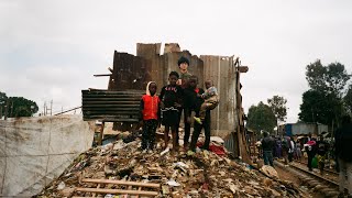 Miniatura del video "LÊ CÁT TRỌNG LÝ - Liệu có thương nhau mãi ft. KENYAN BOYS CHOIR (Official Music Video)"