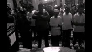 Hebat !! Ketika Pak Jokowi Jadi Imam Shalat, Yuk Lihat !