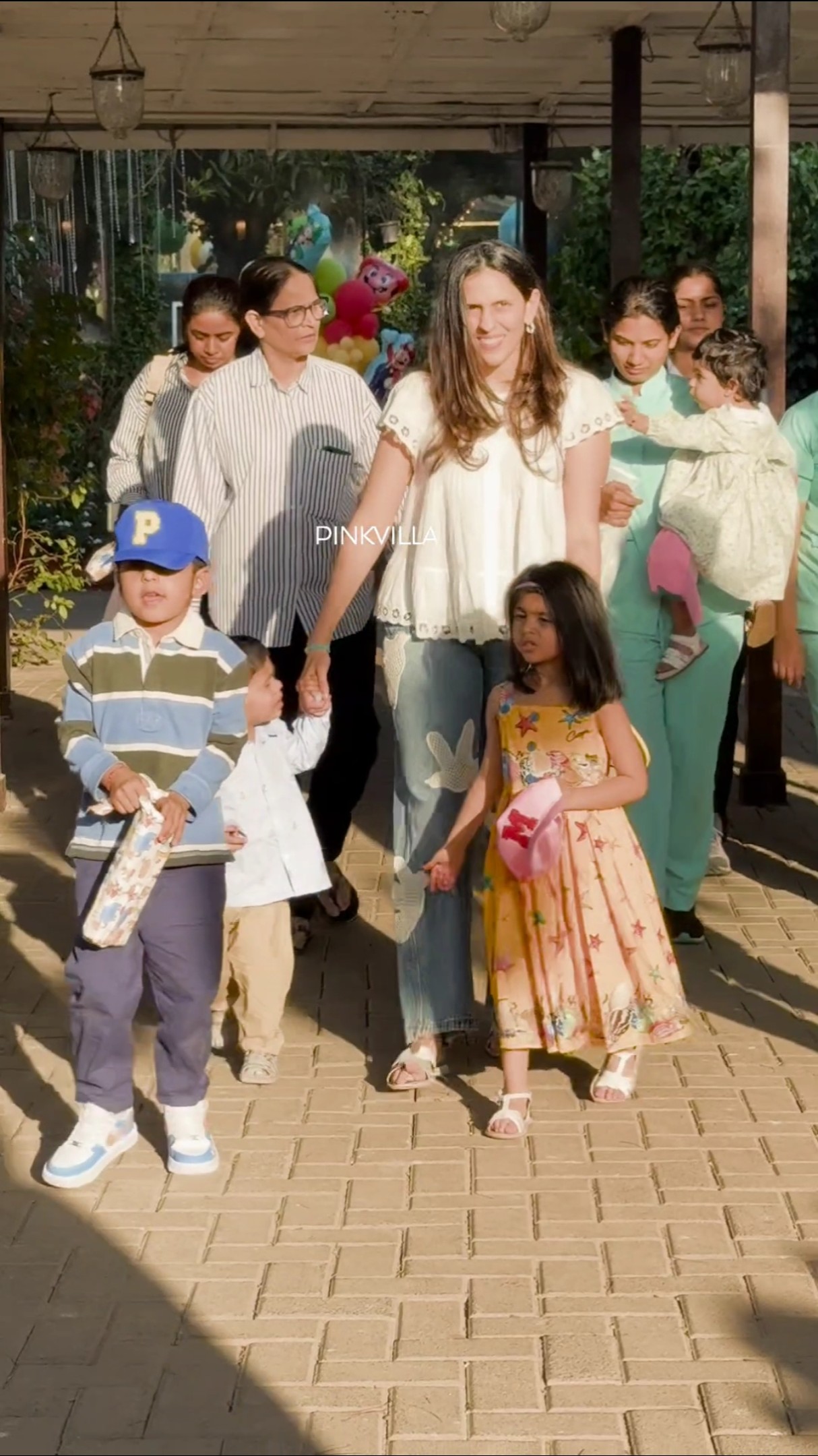 Shloka Ambani With All KIDS Exits From Randhir Kapoor's Birthday Bash | #shorts #bollywood #baby