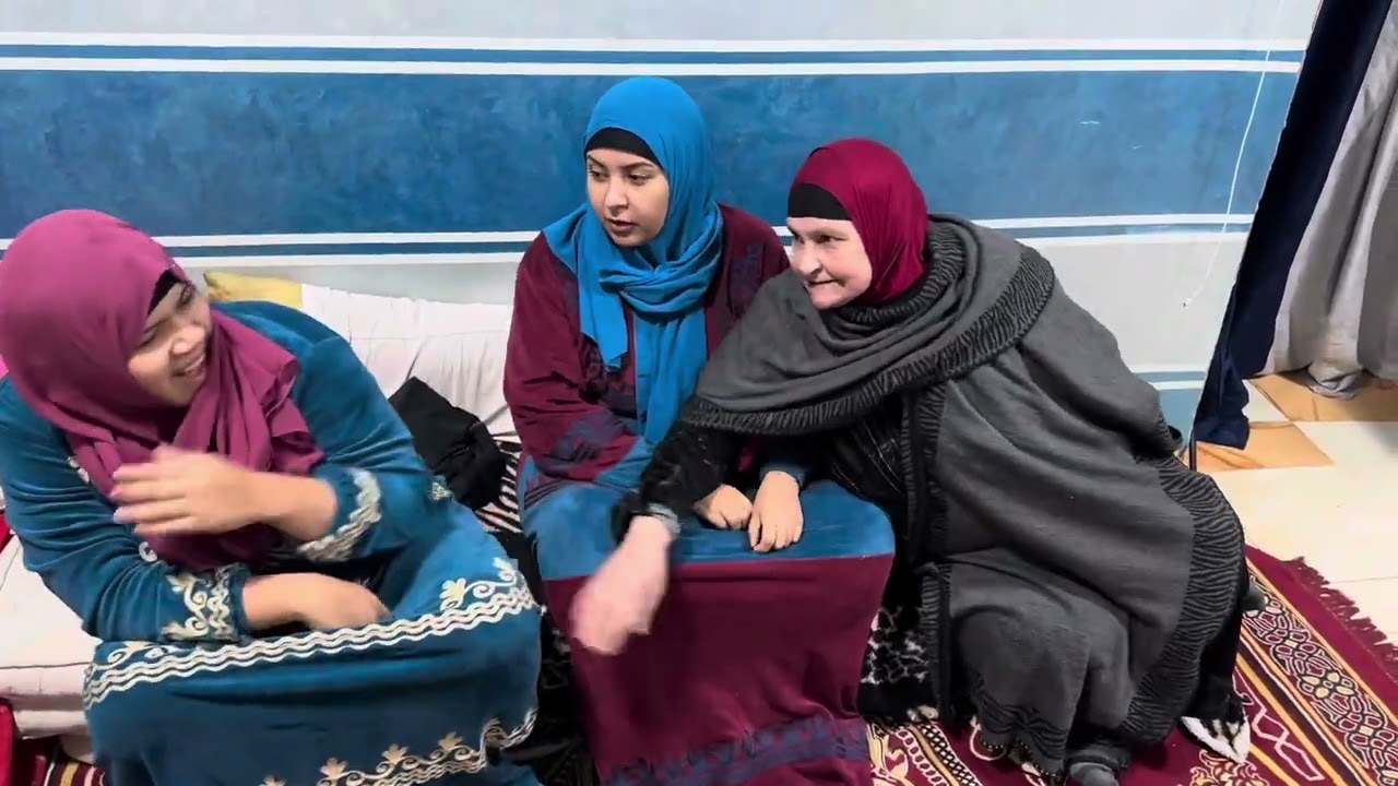 اخويا بيزعقلى علشان العيال