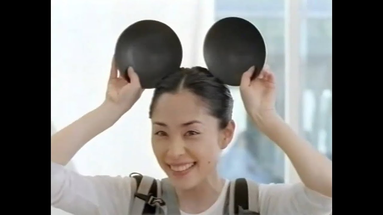 Hyde & 坂井真紀 - (CM)AXIA - YouTube