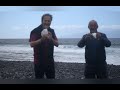 Surfeando las canarias  con javier braun borges sharing the lava reefs