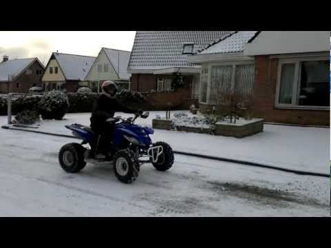 Video: Hoeveel sneeuw kan je ploegen met een quad?