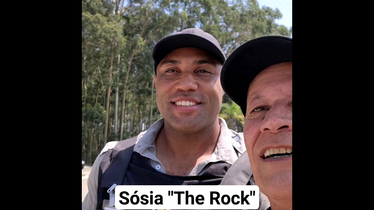 O sósia de The Rock