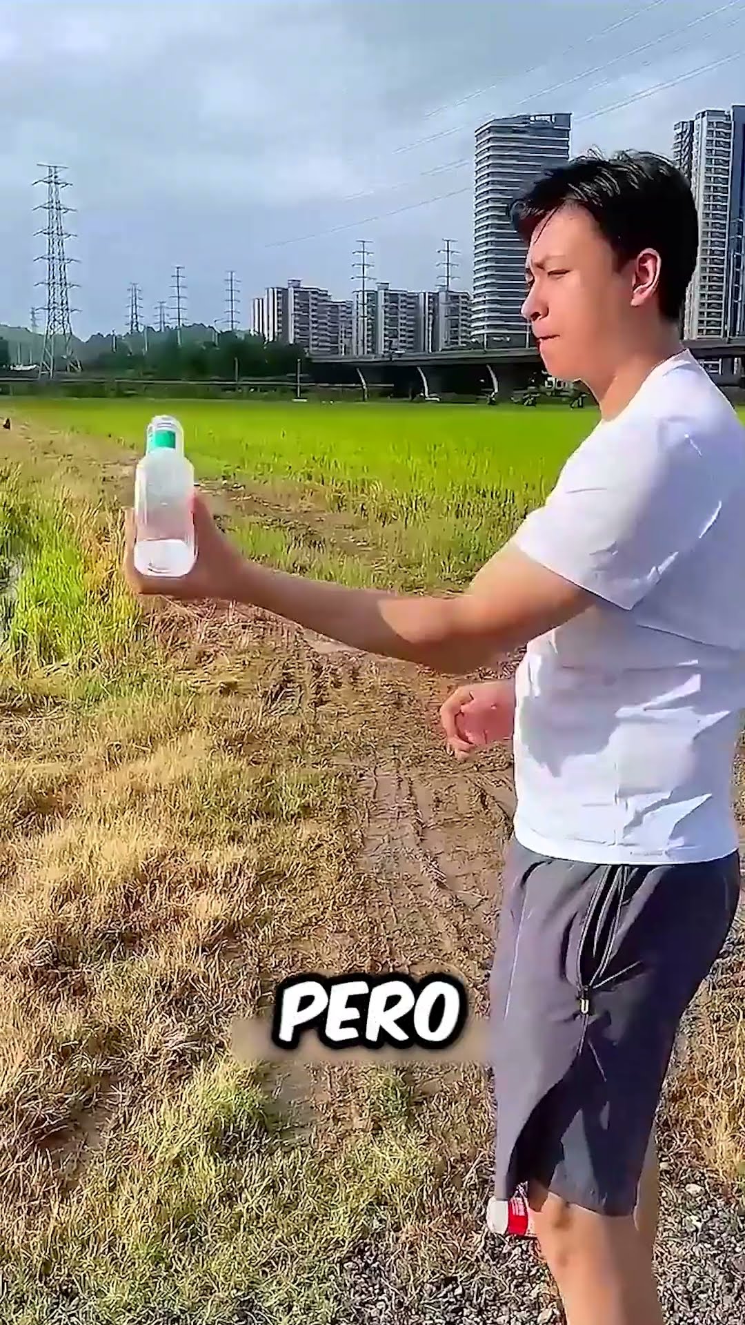 Si usas este truco sencillo, ¡tú también podrás lanzar una botella de agua como un cohete! ?