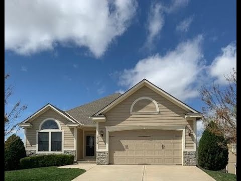 1716 Chadwick Cove, Louisburg, KS home video tour