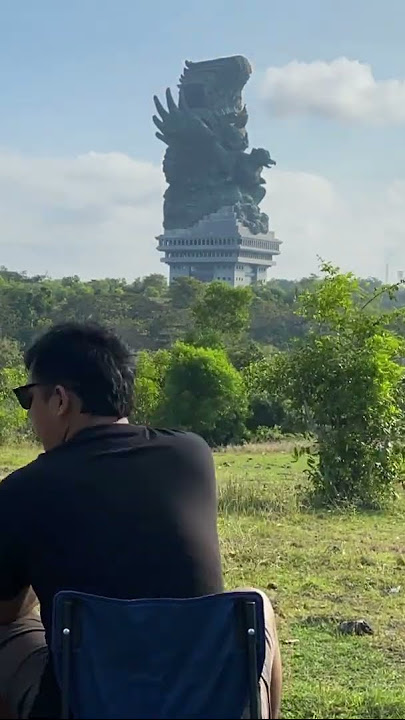 Patung Raksasa Ini Tiba-Tiba Muncul di Tengah Alam! 🤯 #shortsviral
