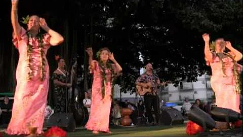Kuhio Beach Hula Show at Waikiki ワイキキ クヒオビーチ　フラ　ショー3