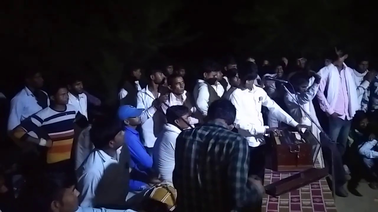 गायक सोनू कुशवाहा का लाइव प्रोग्राम कोलुआ  कुमेही में मचाई धूम