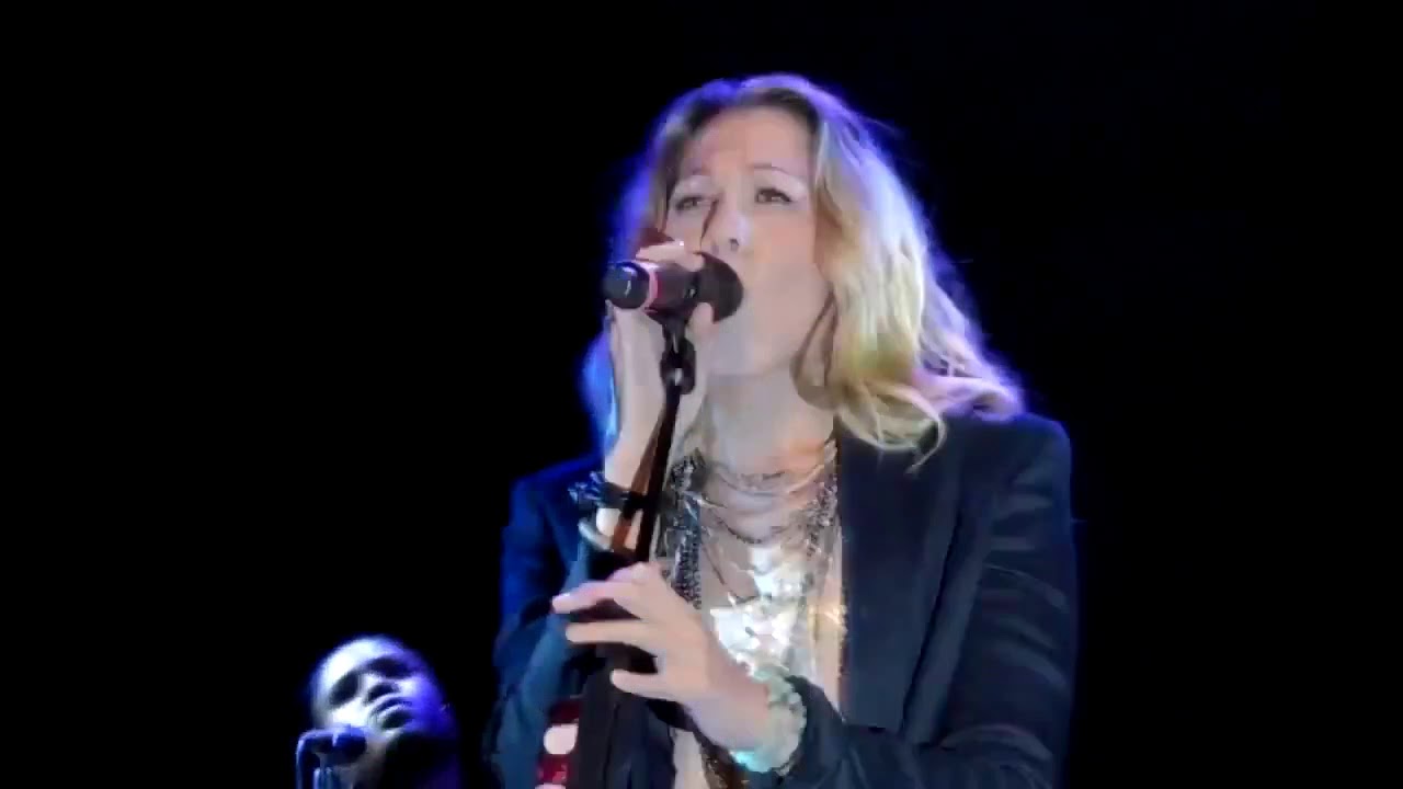 Colbie Caillat live concert 2016