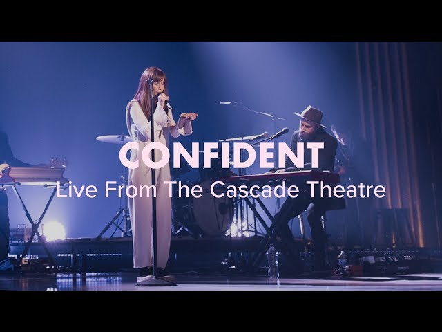 Confident (LIVE) - Steffany Gretzinger & Bobby Strand | BLACKOUT class=