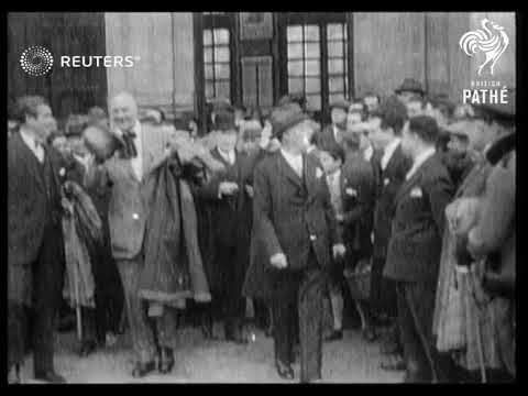 SPAIN: ARTS:  Russian  opera singer  Fedor  Chaliapin arrives in Madrid. (1927)