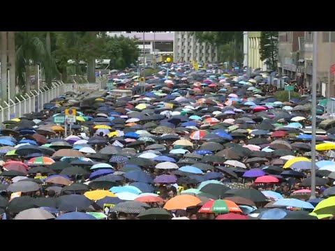 تظاهرات جديدة في هونغ كونغ غداة صدامات في حي سياحي 