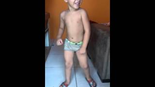 Menino De Três Anos Dançando A Metralhadora Como Se Fosse Gente Grande Olha So