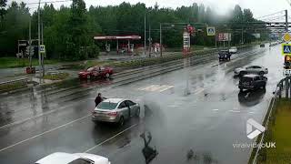 Hero driver rescues child from near death || Viral Video UK