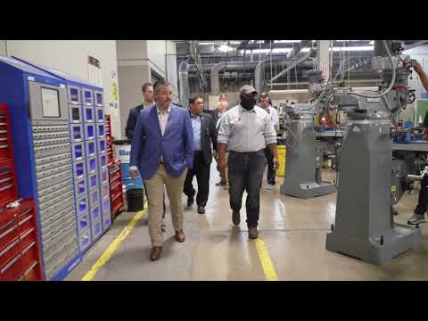 U.S. Senator Ted Cruz visits TSTC's Waco Campus