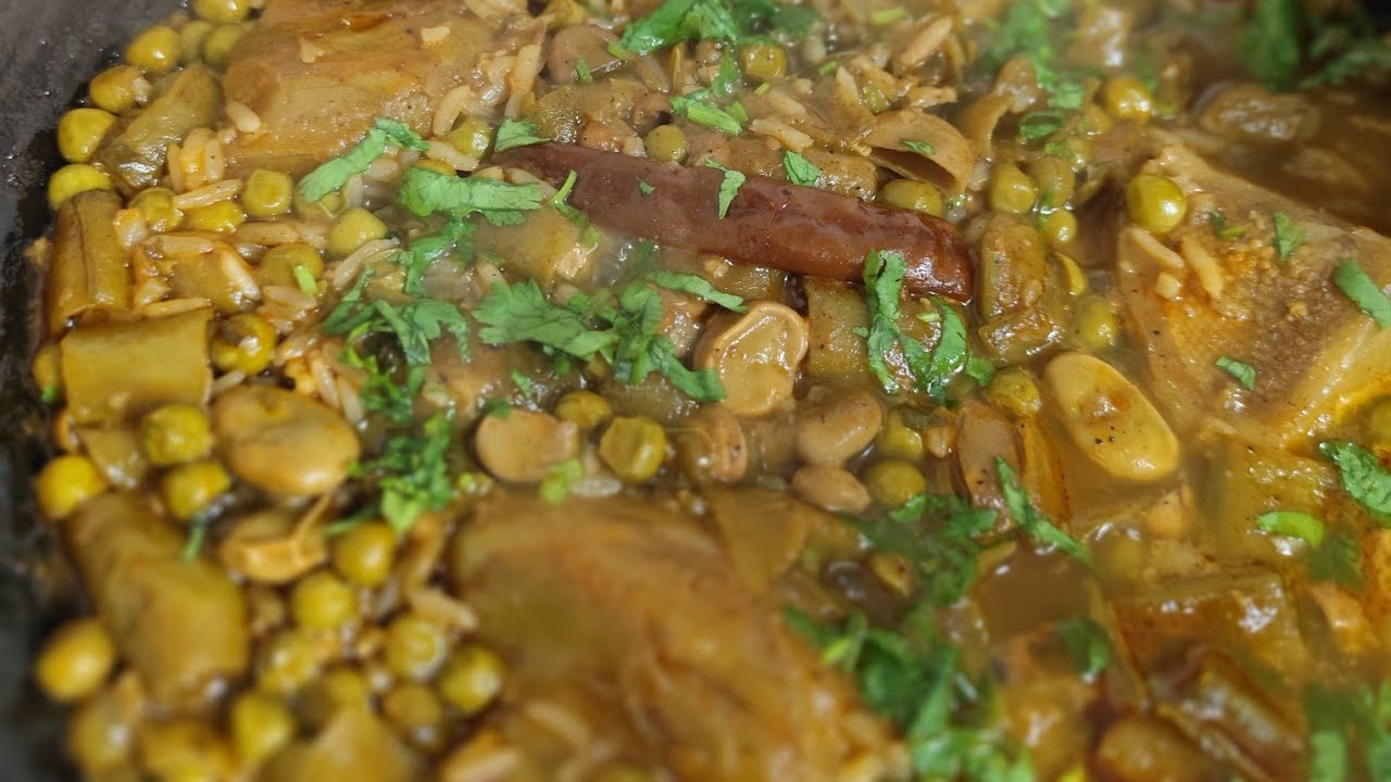 tbikha algérienne 🇩🇿, fèves fraîches, petits pois et artichaut تبيخة الربيع الجزائرية