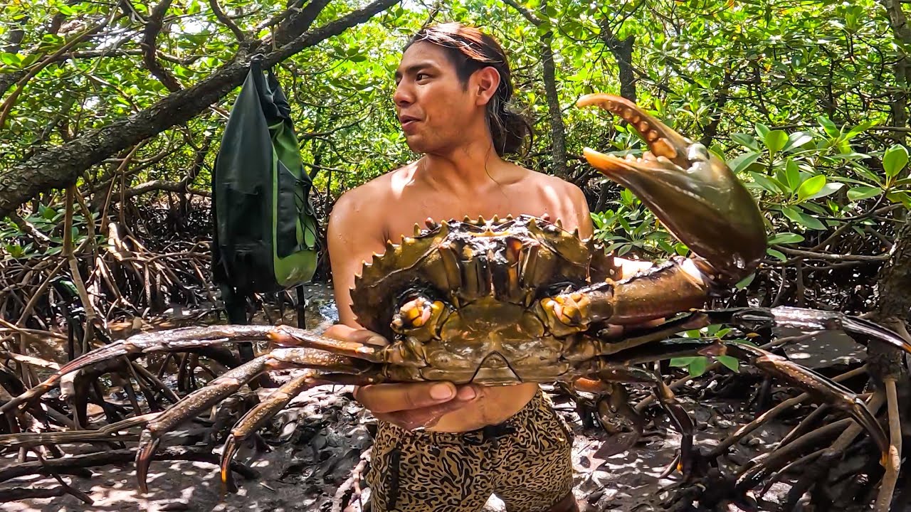 Hunts the Monster Living in a Mud Pit!【Japanese Tarzan】 - YouTube