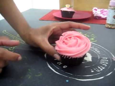 Vídeo: Com Fer Un Cupcake De Nadal De Dundee