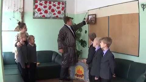 Uncle Podger hangs the picture