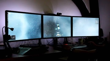 Eve Online - Triple 24" EyeFinity Monitor Setup