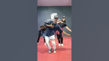 Thumbnail of MORNI BANKE 🦚  @GuruRandhawa @nehakakkar #youtube #youtubeshorts #dance #video #viral
