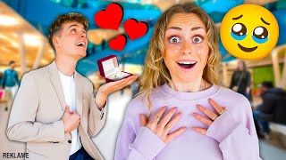 Frier til Jasmin i offentligheden! (PRANK)