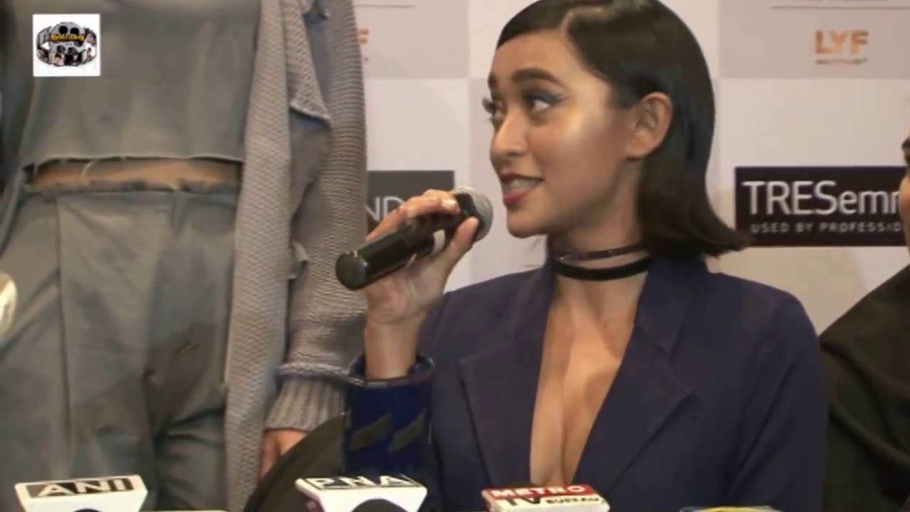 Sayani Gupta Walks Ramp For Aaylixir At LFW 2016