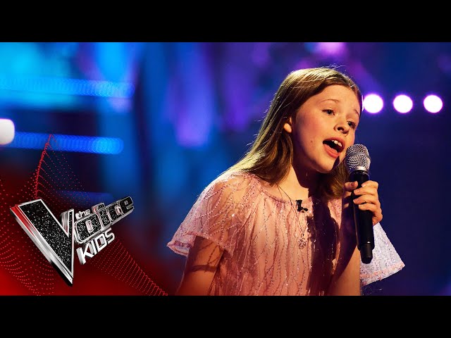 10-year-old Abigail sings Bryan Adams | The Voice Kids UK 2023 class=