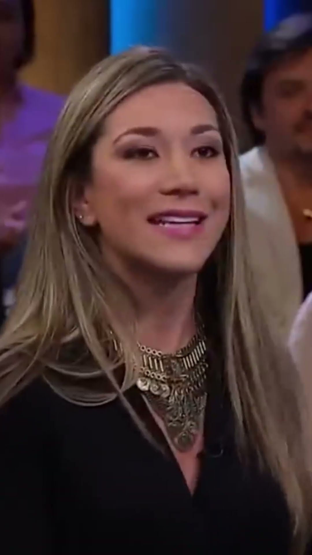 Asisto a un hombre con los brazos enyesados ?? | Caso Cerrado