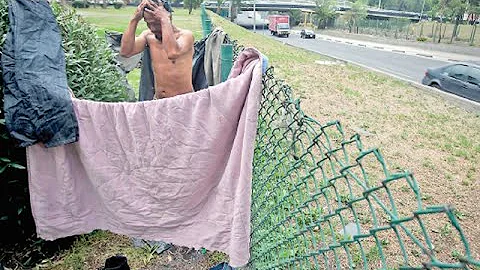 ¿Cómo llamas a las personas que viven en la calle?