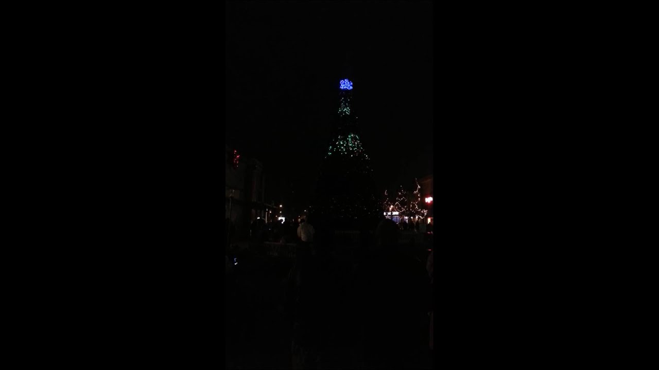christmas tree lights bolingbrook promenade 2012 youtube promenade bolingbrook christmas lights