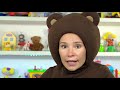 Маленькая Вера и Медведь vlog - Сказка про Три синих тракторёнка