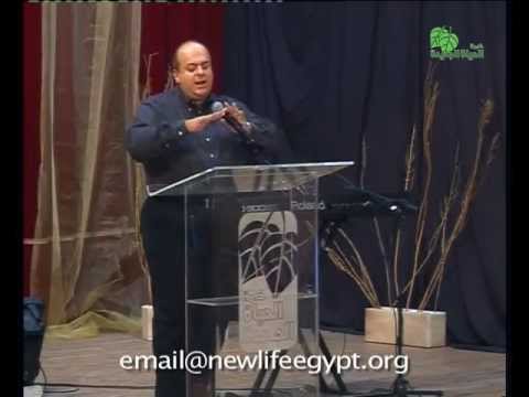 كللت السنة بجودك وأثارك تقطر دسما 